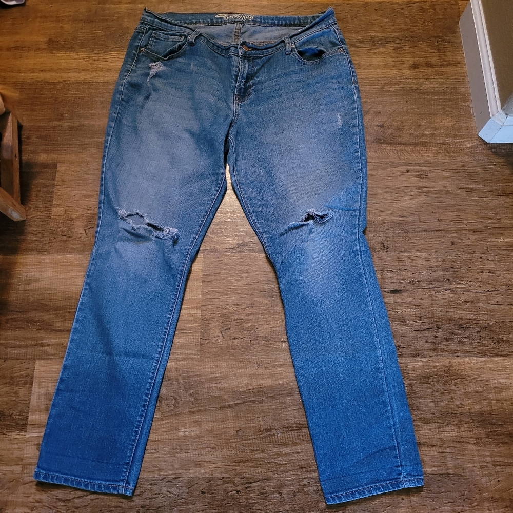 Hole jeans destroyed old navy sweetheart size 14 large denim rocker